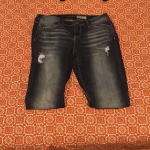 Dark to medium washed, jeggings